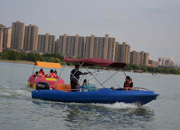 Leisure Deck Chair Boat